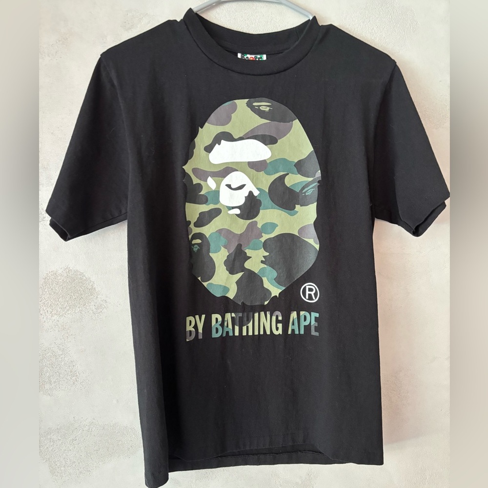 1ST CAMO BY BATHING APE t-shirt, men’s size small, Like New!
